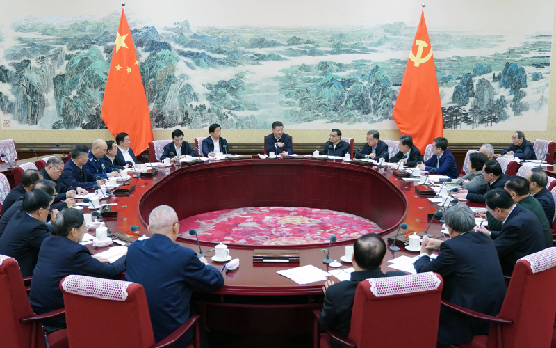 　　12月25日至26日，中共中央政治局召開民主生活會，中共中央總書記習近平主持會議并發(fā)表重要講話。新華社記者 謝環(huán)馳 攝